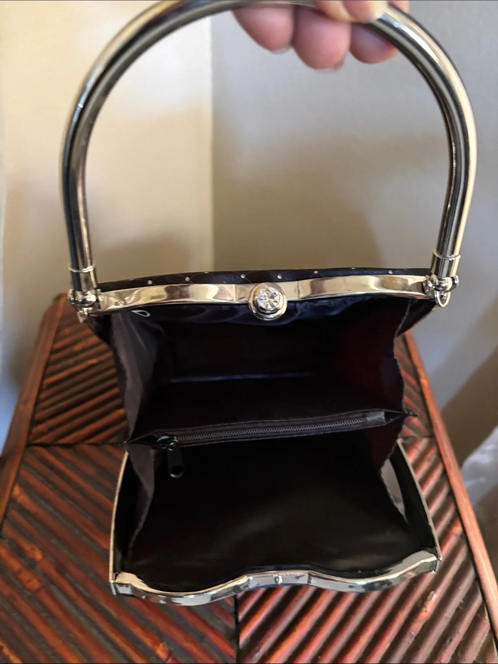 Elegant Black Quilted Top-Handle Evening Bag with Metallic Dots & Jewel Clasp